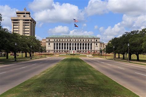 largest colleges in texas